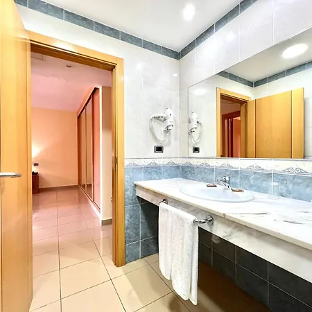 Studio By The Sea, Heated Pool, Wifi And Great View * San Miguel de Abona